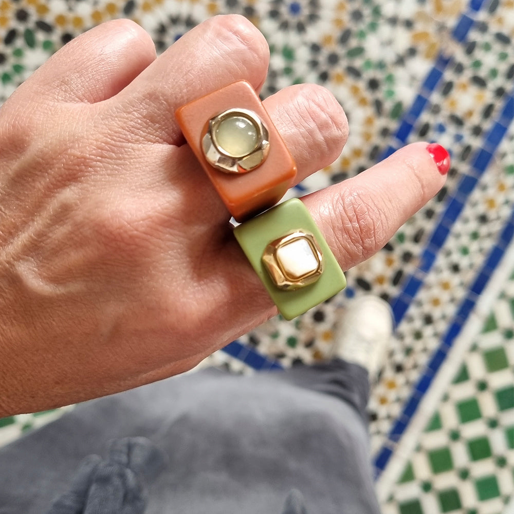 Large pistachio green ring with mother-of-pearl