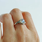 Anillo 'Kira' de Piedra de Luna - Plata de Ley