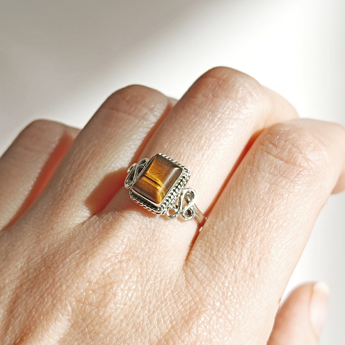Anillo 'Kusi' de Ojo de Tigre - Plata de Ley