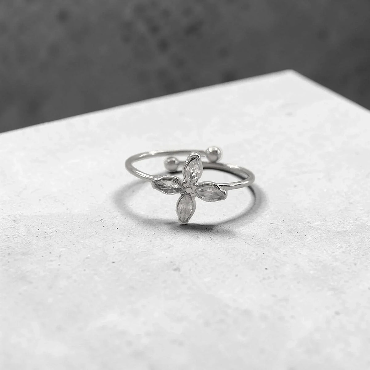 Anillo Miriam