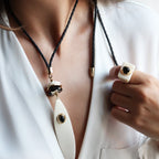 Anillo mujer crema con onix SAIRA