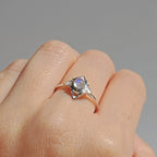 Anillo Nudo de Bruja 'Wicca' con Piedra de Luna - Plata de Ley 925