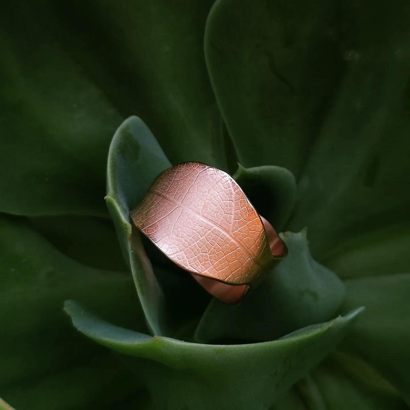 Anillo Hojas