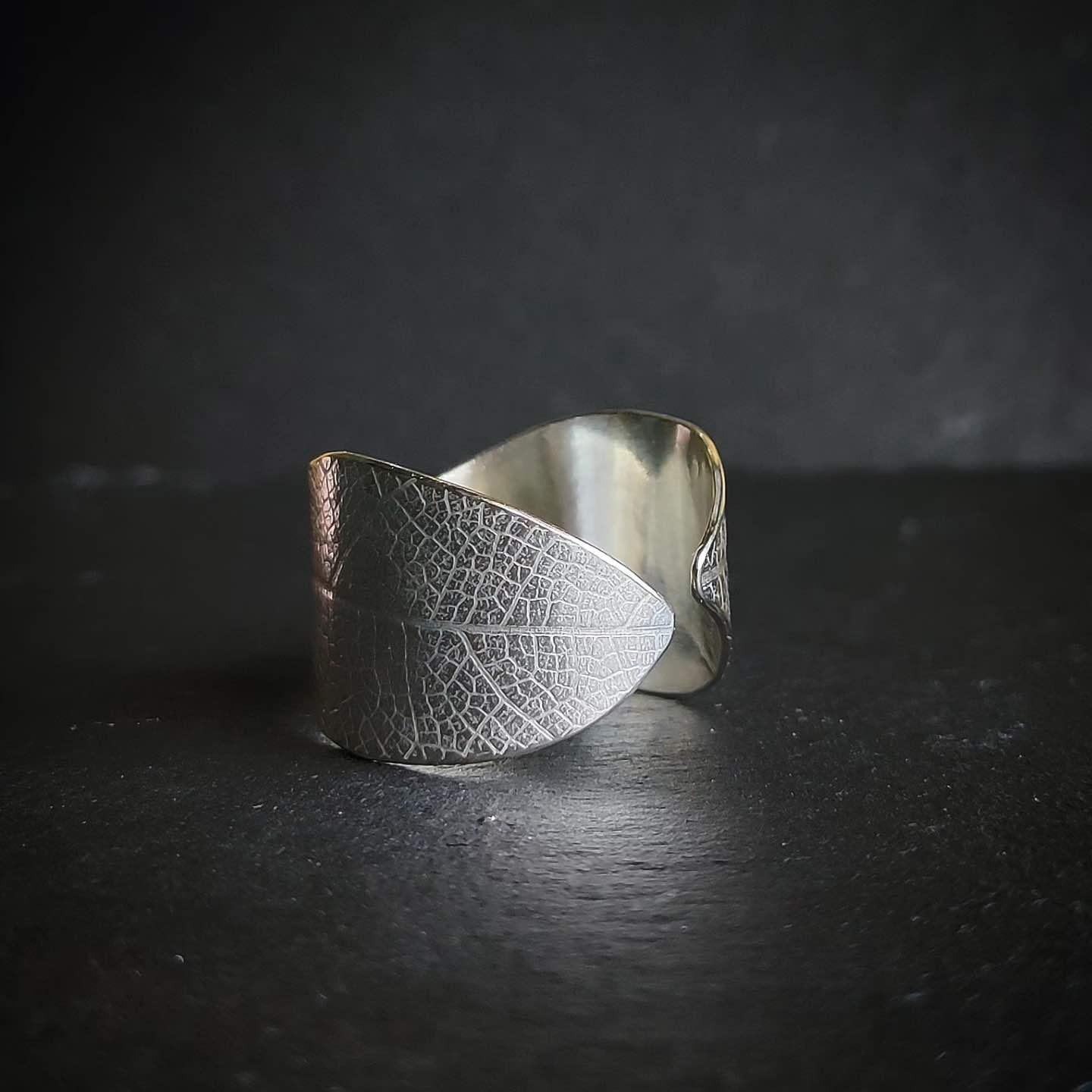 Anillo Hojas