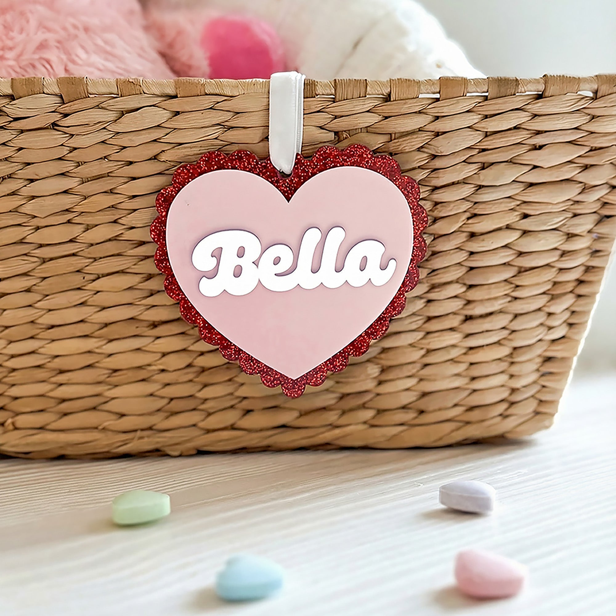 Adorno personalizado en forma de corazón de acrílico multicolor con nombre Regalo de San Valentín de uso diario para parejas Casados