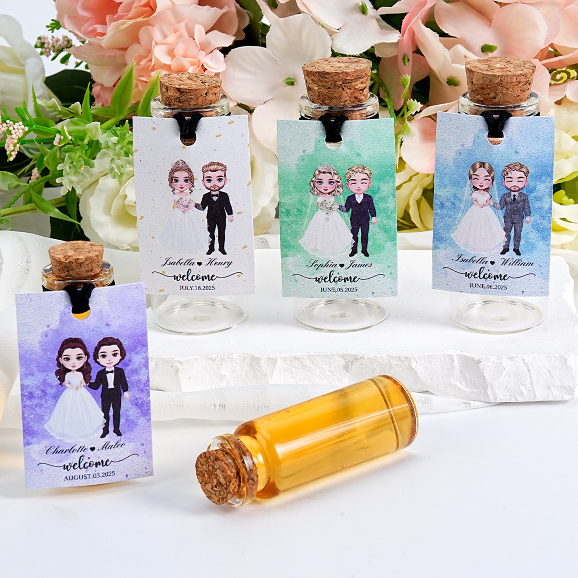 Novios personalizados de dibujos animados Botella de chupito con etiqueta de acuarela con nombre y fecha Decoración de boda para invitados recién casados