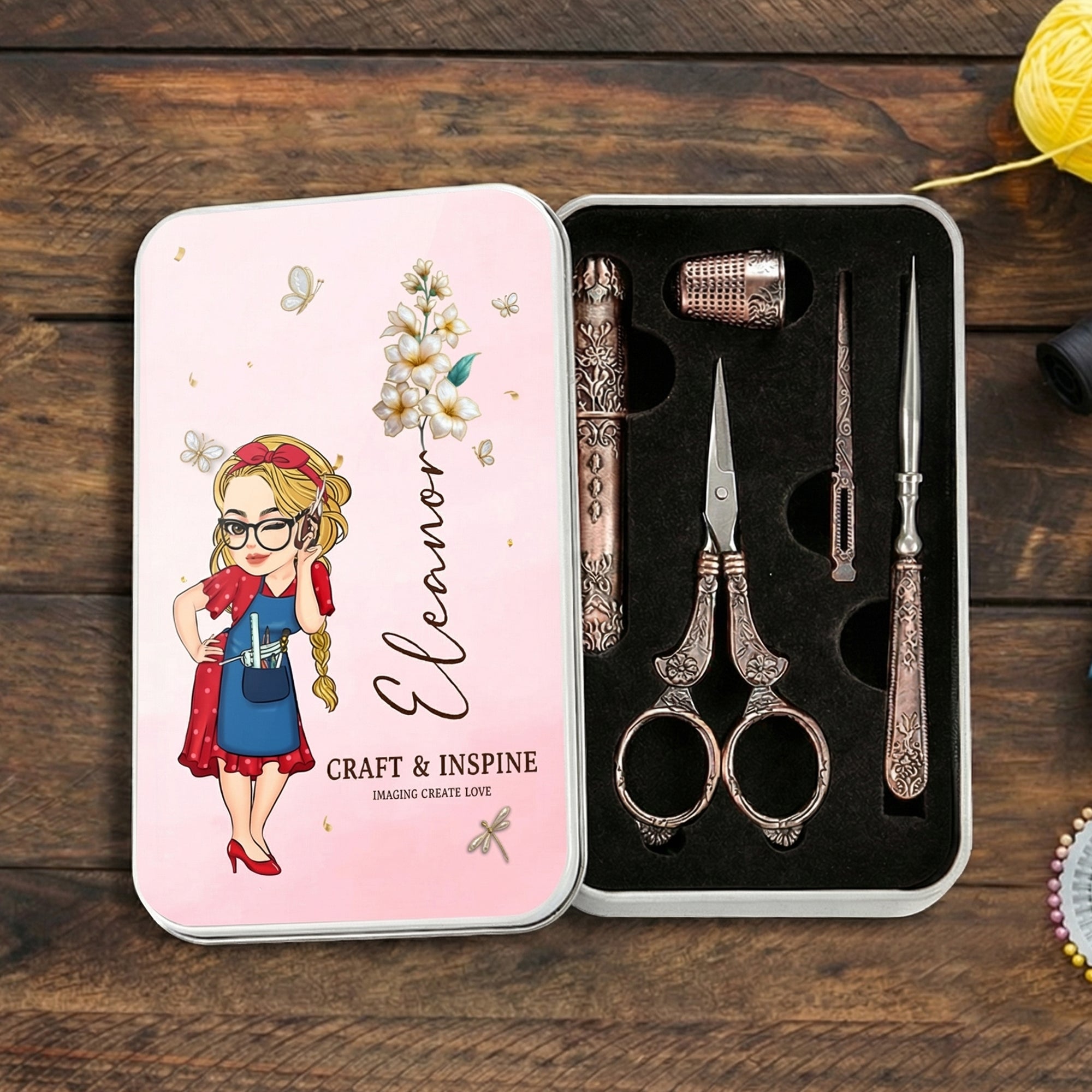 Personalizada de dibujos animados de costura Chica Nacimiento Flor 6 Pcs Kit de herramientas de costura con nombre Regalo de cumpleaños para mamá abuela amante de la costura