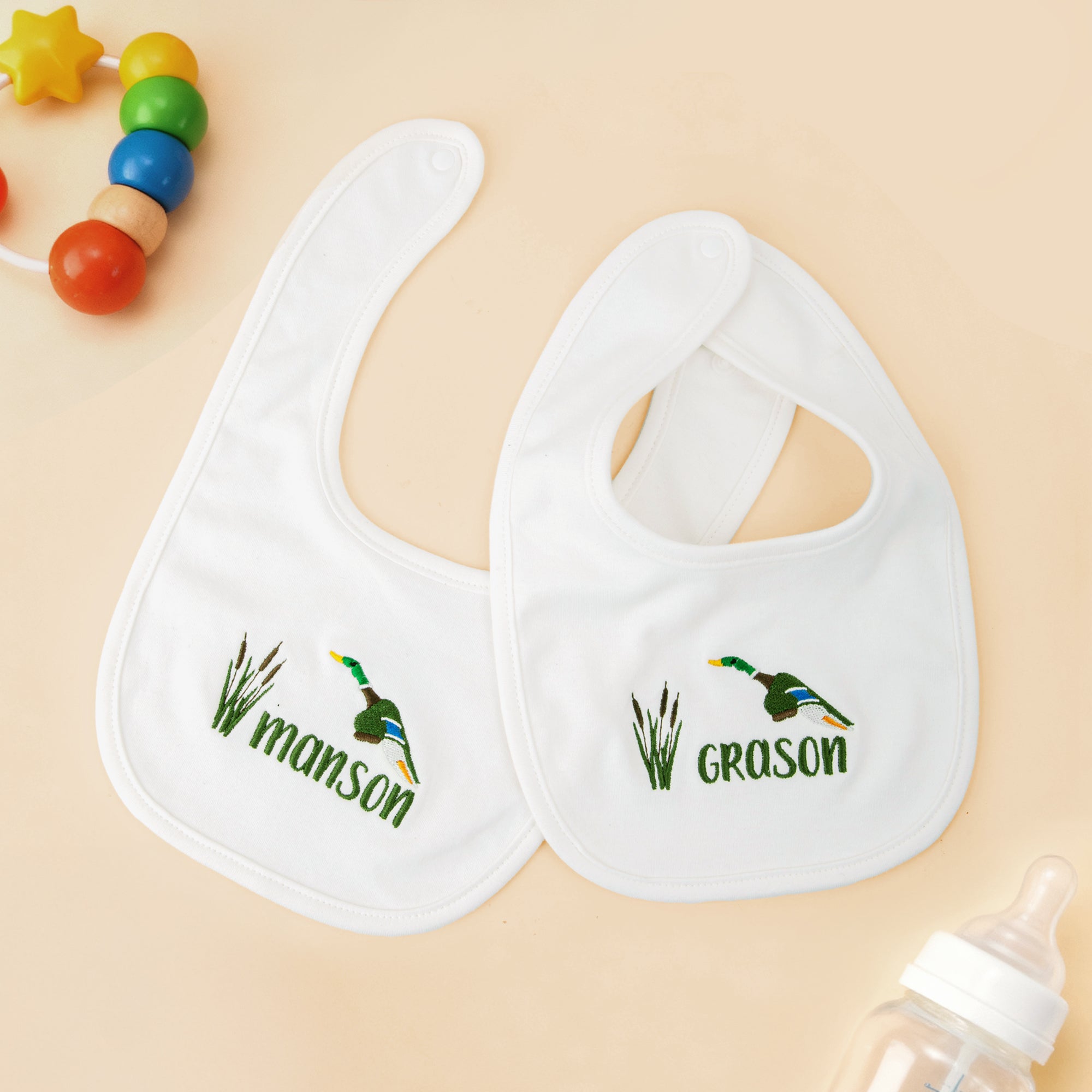 Babero Personalizado Bordado Pato Azulón Reed 100% Algodón Suave con Nombre Accesorio de Alimentación Baby Shower Regalo de Bienvenida de Navidad para Bebé Niño