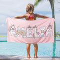 Toalla de playa de gran tamaño y secado rápido personalizada con el nombre del unicornio de fantasía y la fuente del arco iris Vacaciones de verano Regalo de cumpleaños esencial para niños amantes de