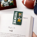 Marcapáginas magnético personalizado con el nombre y el número de un personaje de dibujos animados de fútbol Regalo de cumpleaños y Navidad para los ratones de biblioteca amantes del fútbol