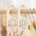 Guirnalda personalizada del conejito 7 pedazos separadores de madera del armario con el regalo de Pascua de la guardería de la ducha del bebé del nombre para los recién nacidos de los nuevos padres