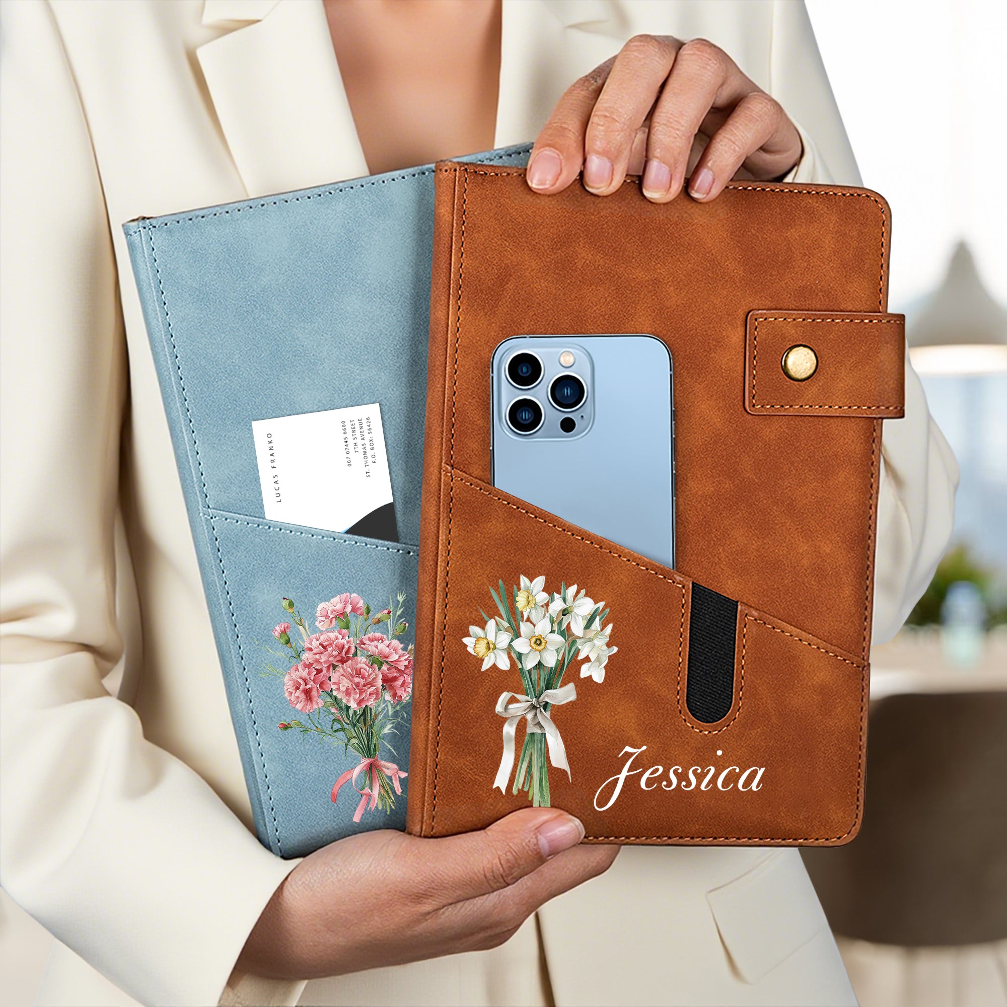 Personalizado Multicolor Nacimiento Flor Bouquet PU Cuero A5 Cuaderno con Nombre y Bolsillo Delantero Uso Diario Regalo de Cumpleaños para los Trabajadores de Oficina Familia