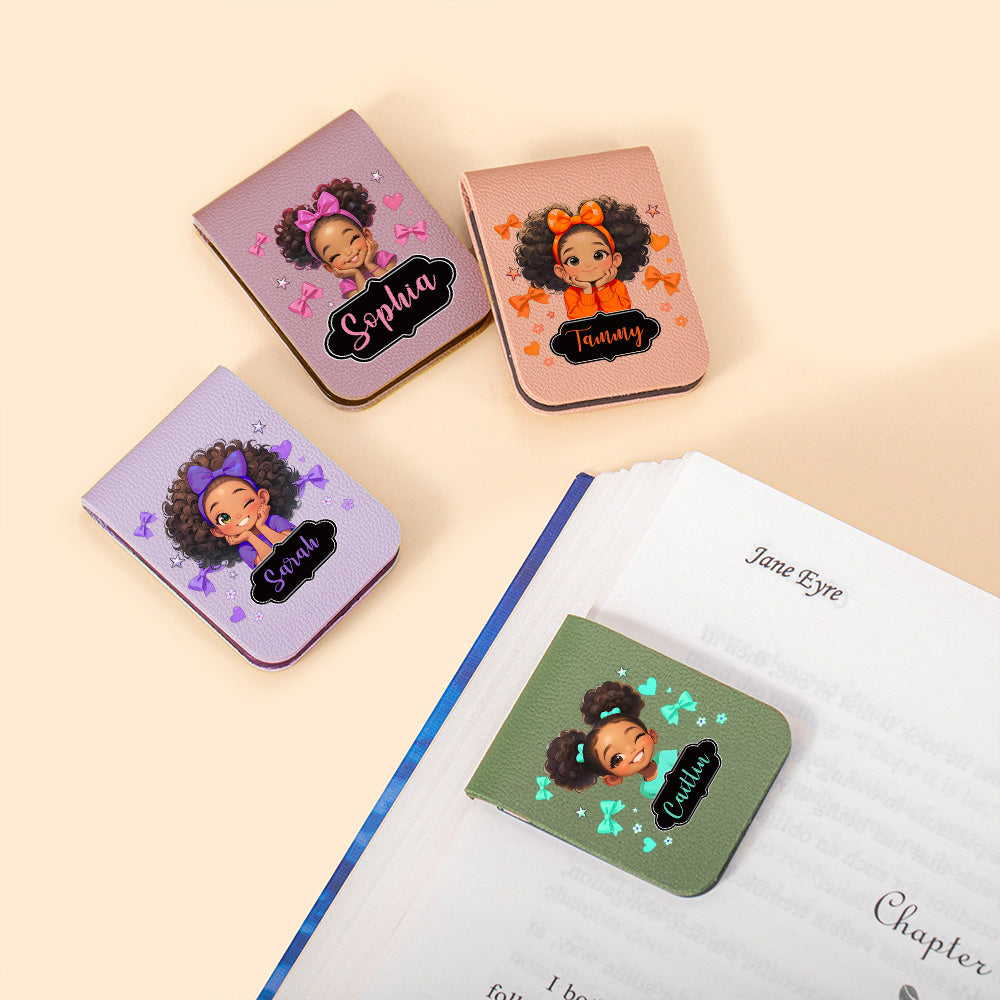 Personalizado lindo dibujo animado Negro Chica de cuero de la PU Marcapáginas magnético clip con el nombre de vuelta a la escuela Regalo de cumpleaños para las niñas