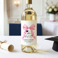 Lazo personalizado She Did It Etiquetas adhesivas impermeables para botellas de vino con nombre Año de graduación Regalo para graduados