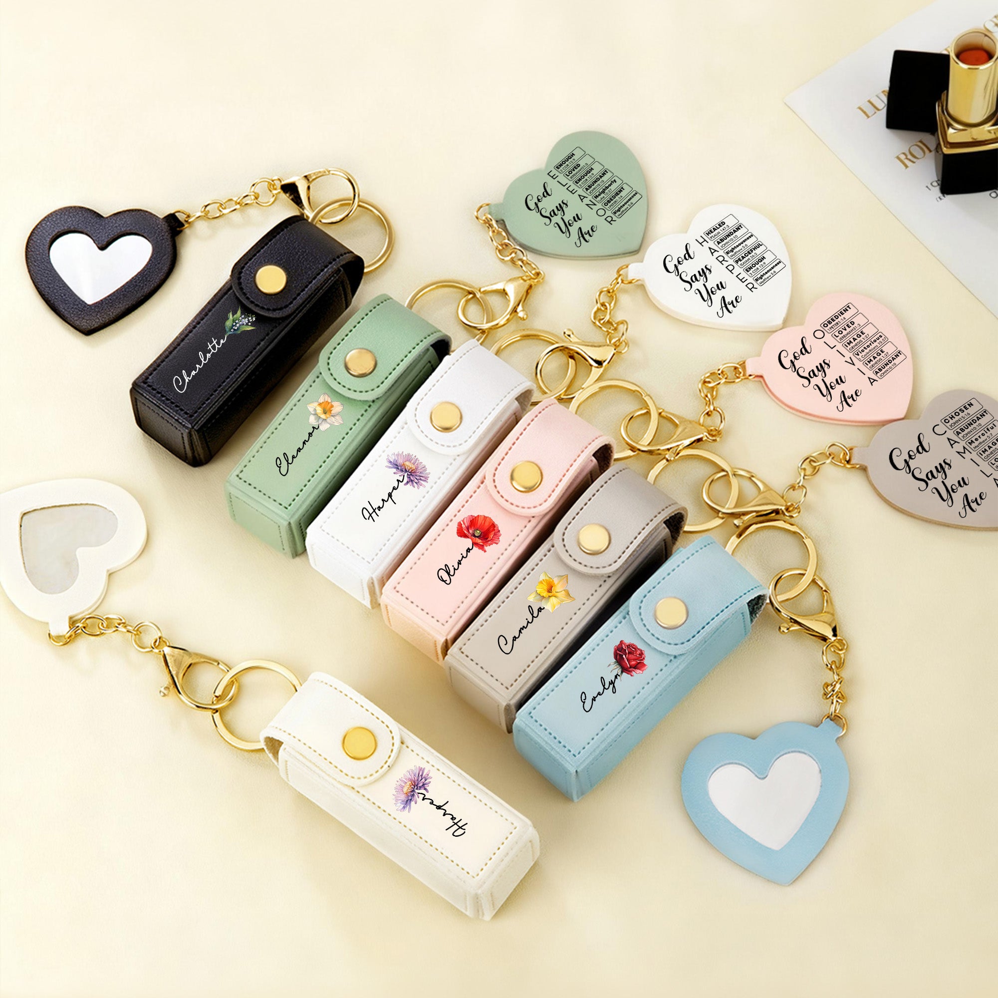 Llavero Personalizado Flor de Nacimiento Lápiz Labial de Cuero de PU con Nombre y Espejo en Forma de Corazón Esenciales de Maquillaje Regalo de Cumpleaños Aniversario para Mujeres