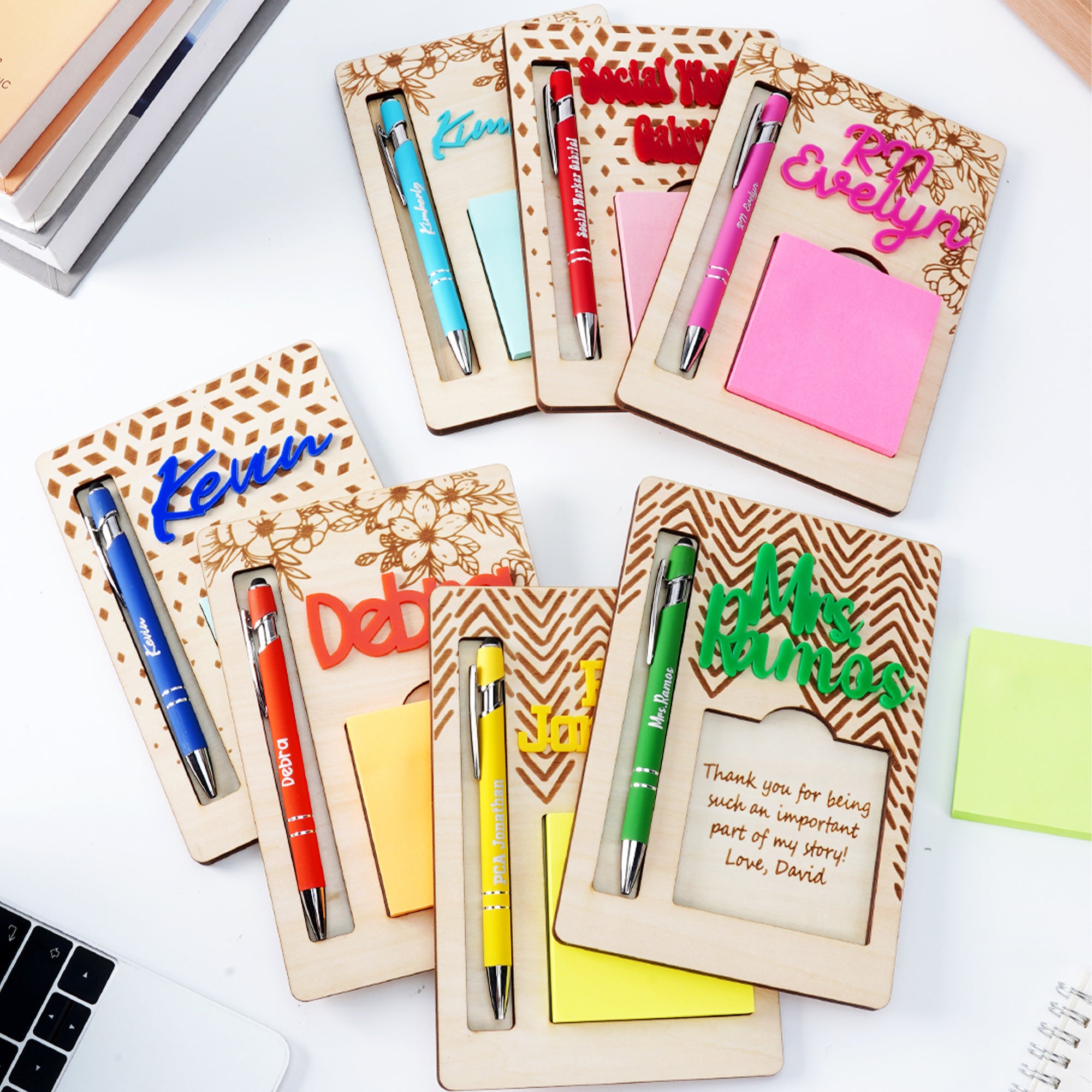Acrílico Personalizado Nombre Sticky Note Wooden Holder Set con Bolígrafo y Ranura para Bolígrafo Back to School Appreciation Gift for Students Teacher