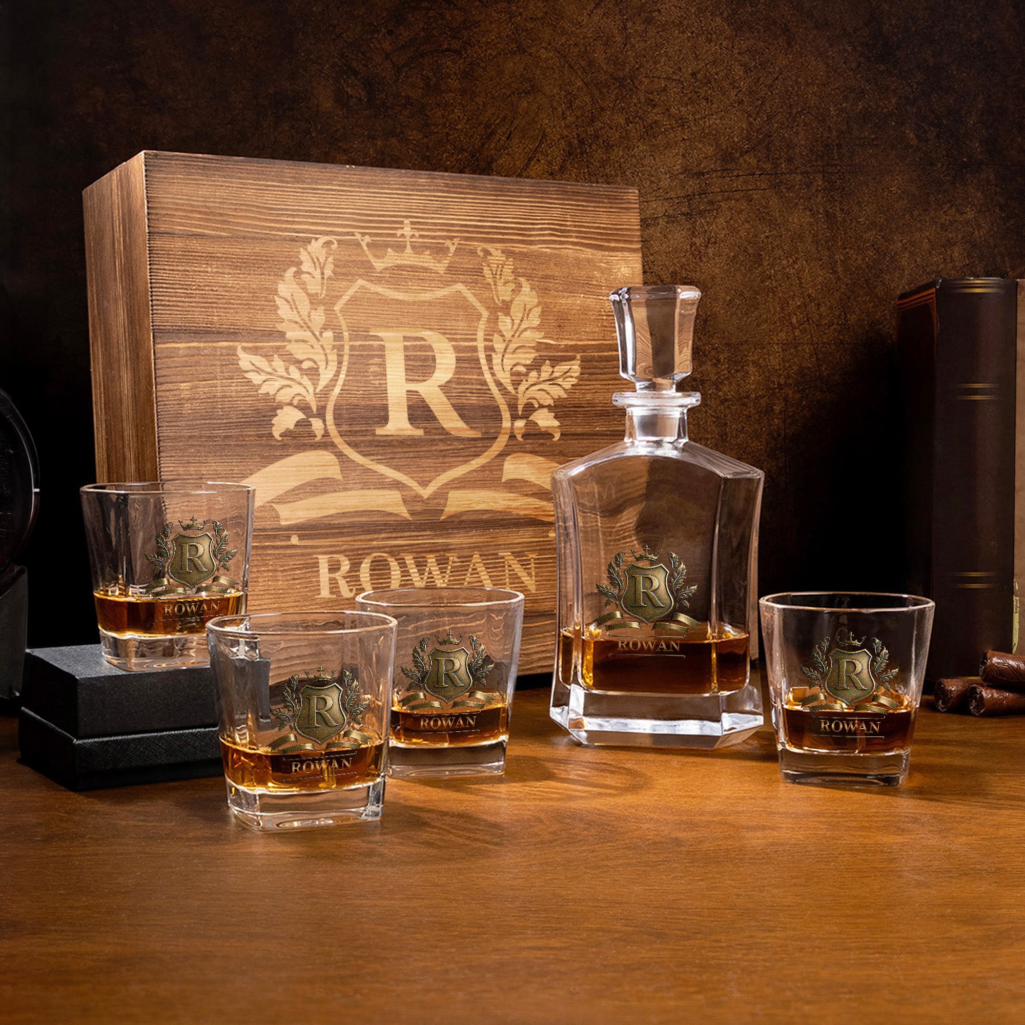 Set de 2 copas y decantador hexagonal personalizado con nombre y caja de madera para guardar Corona dorada con iniciales Regalo de cumpleaños para hombre