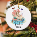 Flor de Nacimiento Personalizada Patines de Hielo Adorno de Cerámica con Nombre y Año Regalo de Navidad para Mujeres Aficionadas al Patinaje Artístico