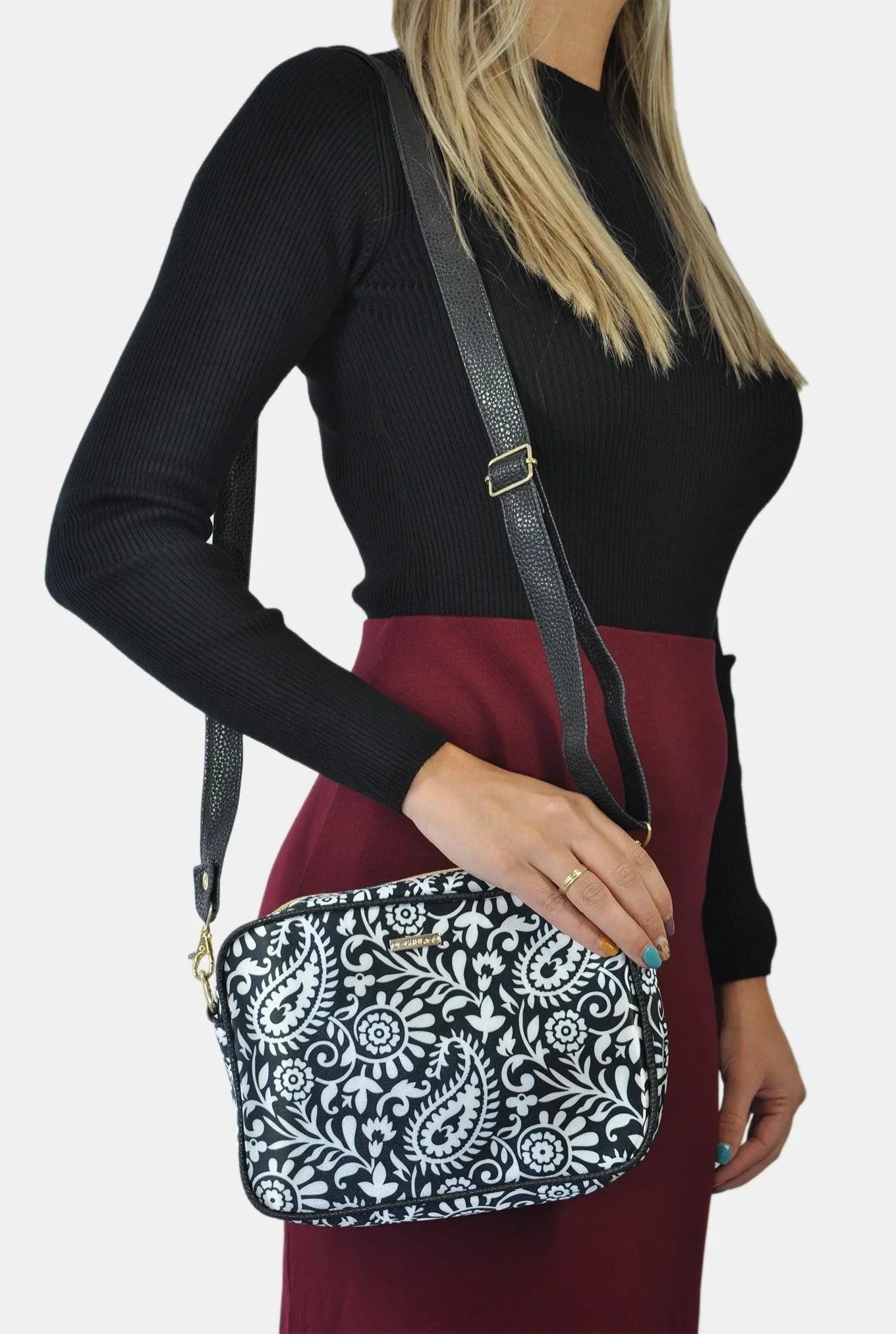 Bolso Bandolera Pequeño de Mujer MIA Garigol Negro | CHULA Tulum