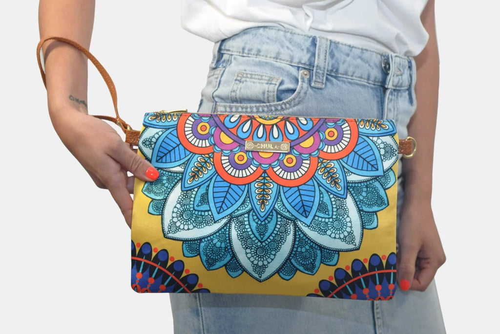 Bolso de Mano y Bandolera Pequeño Clutch Mándala Amarilla | CHULA Tulum