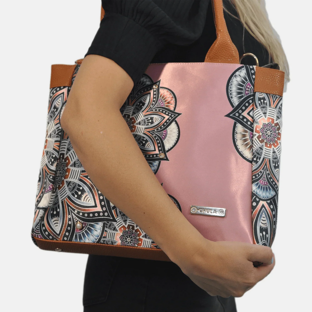 Bolso de hombro y bandolera grande de mujer Angie Mándala rosa | CHULA Tulum