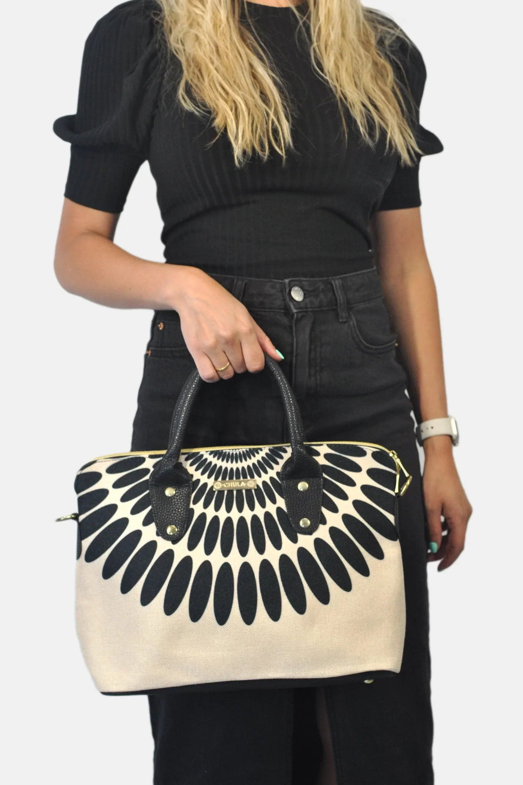 Bolso de mano y bandolera grande Lucia Pétalos negros | CHULA Tulum