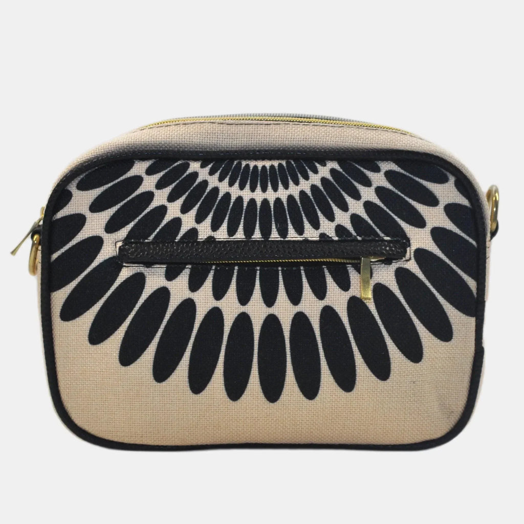 Bolso bandolera pequeño MIA Shoulder Petalos Negros | CHULA Tulum