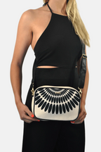 Bolso bandolera pequeño MIA Shoulder Petalos Negros | CHULA Tulum