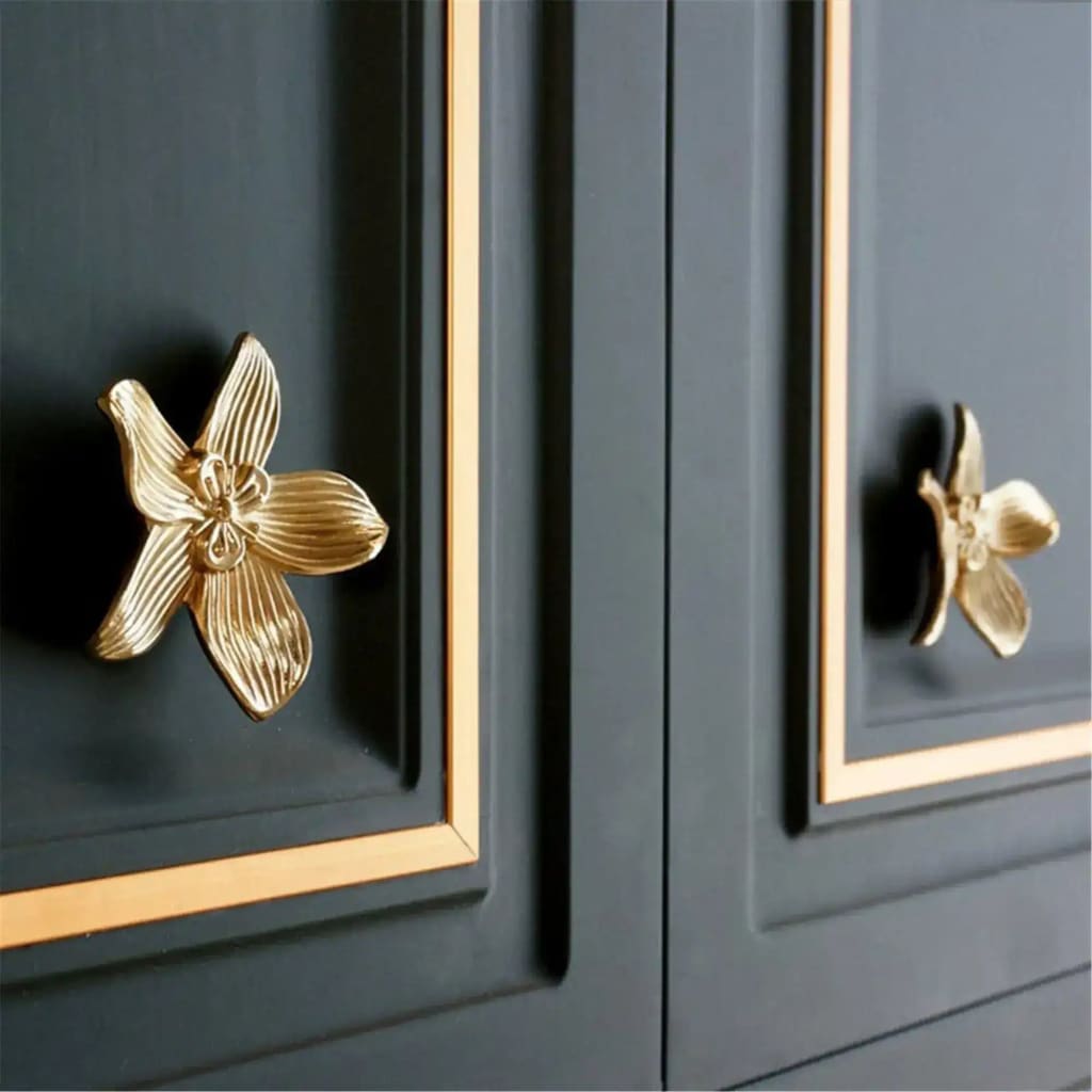 Dogwood Flower Door Knob