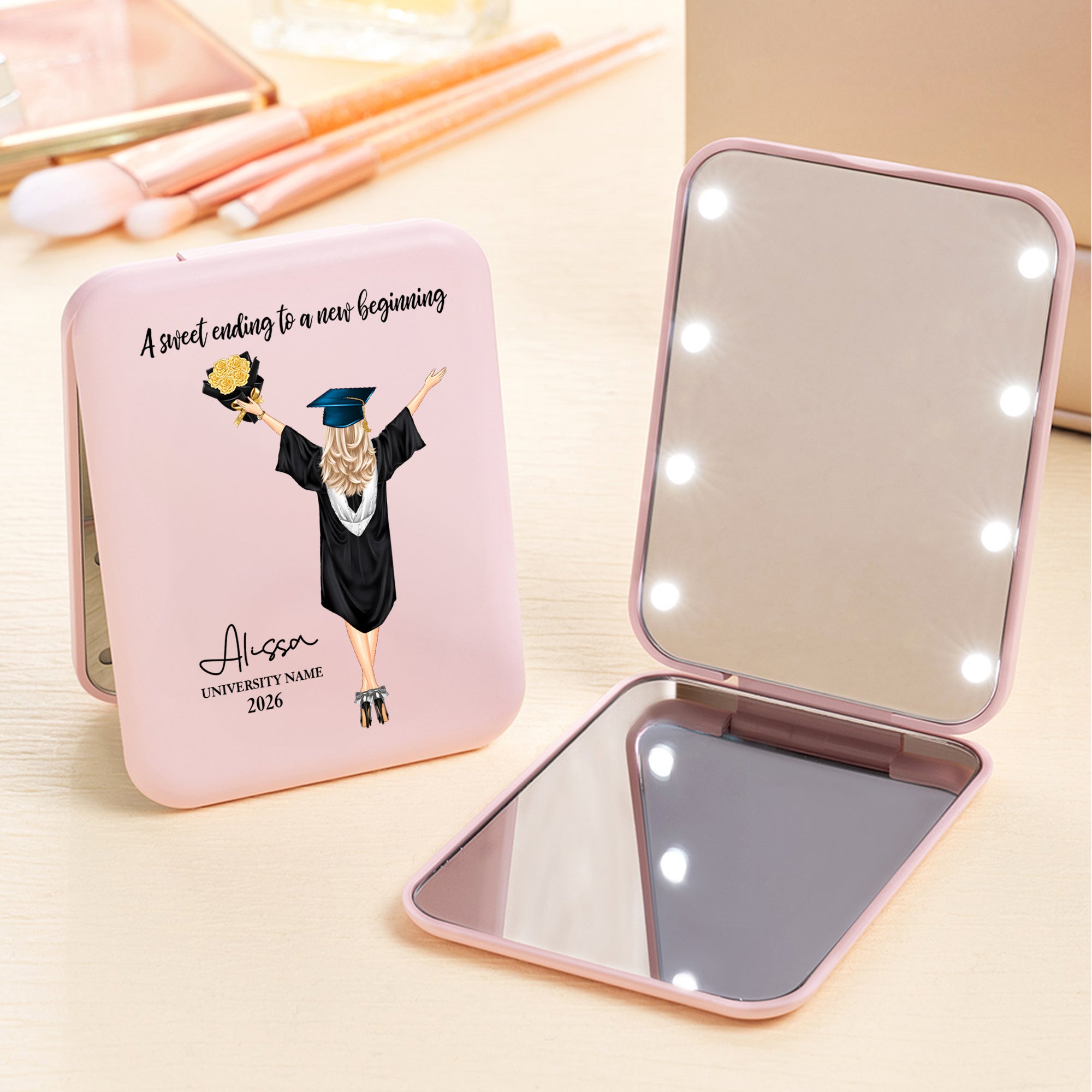 Personalizado de dibujos animados Graduación Nombre del personaje de doble cara Espejo de maquillaje con luz LED Cumpleaños Regalo de dama de honor para los graduados