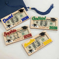 Felicitaciones Personalizadas Clase de Graduación Porta Dinero de Madera con Nombre y Año Fiesta de Graduación Regalo para Graduados Estudiantes