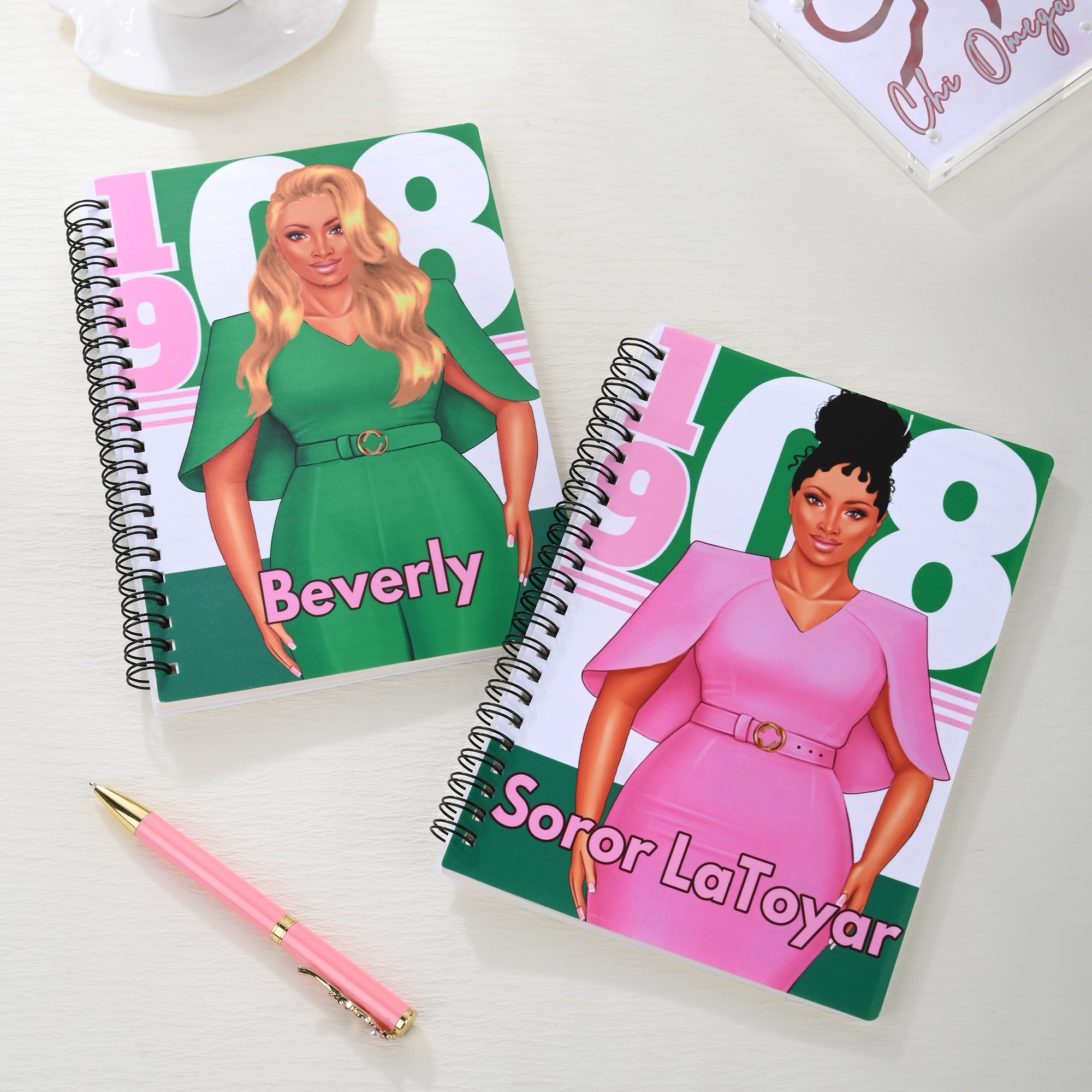 Personalizado 1908 Fashion Sorority Sisters A5 Cuaderno de espiral con nombre Grabación Accesorio Cumpleaños Sorority' Day Fundadores Regalo para Hermanas Amigas