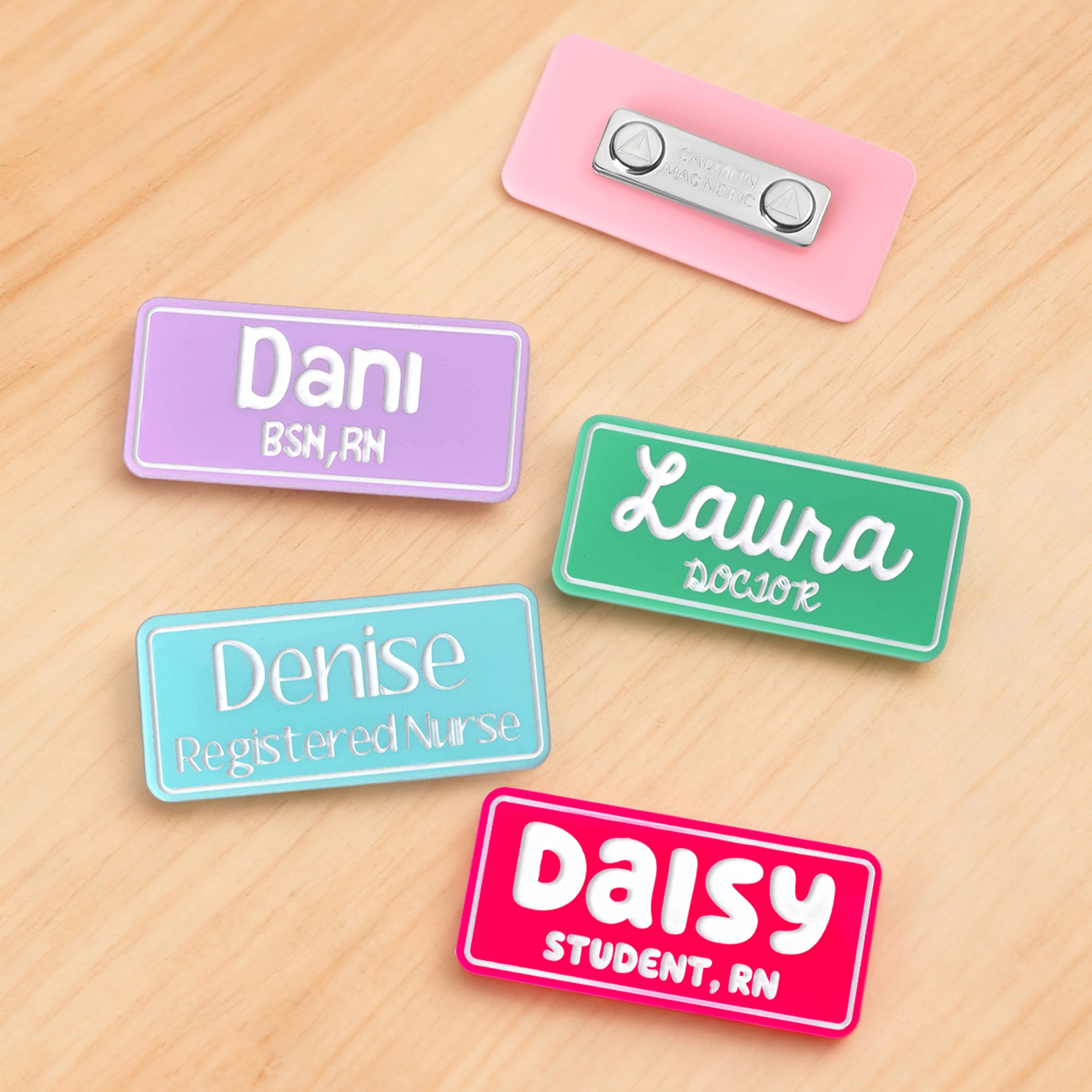 Insignia personalizada de acrílico multicolor con nombre y cargo Regalo de vuelta al cole para profesores, médicos y enfermeros
