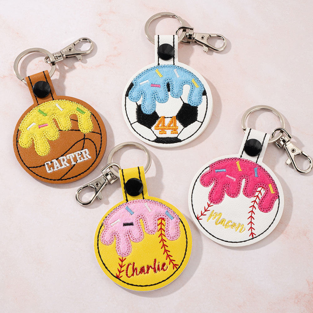 Helado de béisbol personalizado Bolsa de fútbol Softball Llavero con texto bordado Mochila Accesorios Regalo de cumpleaños para los amantes del deporte