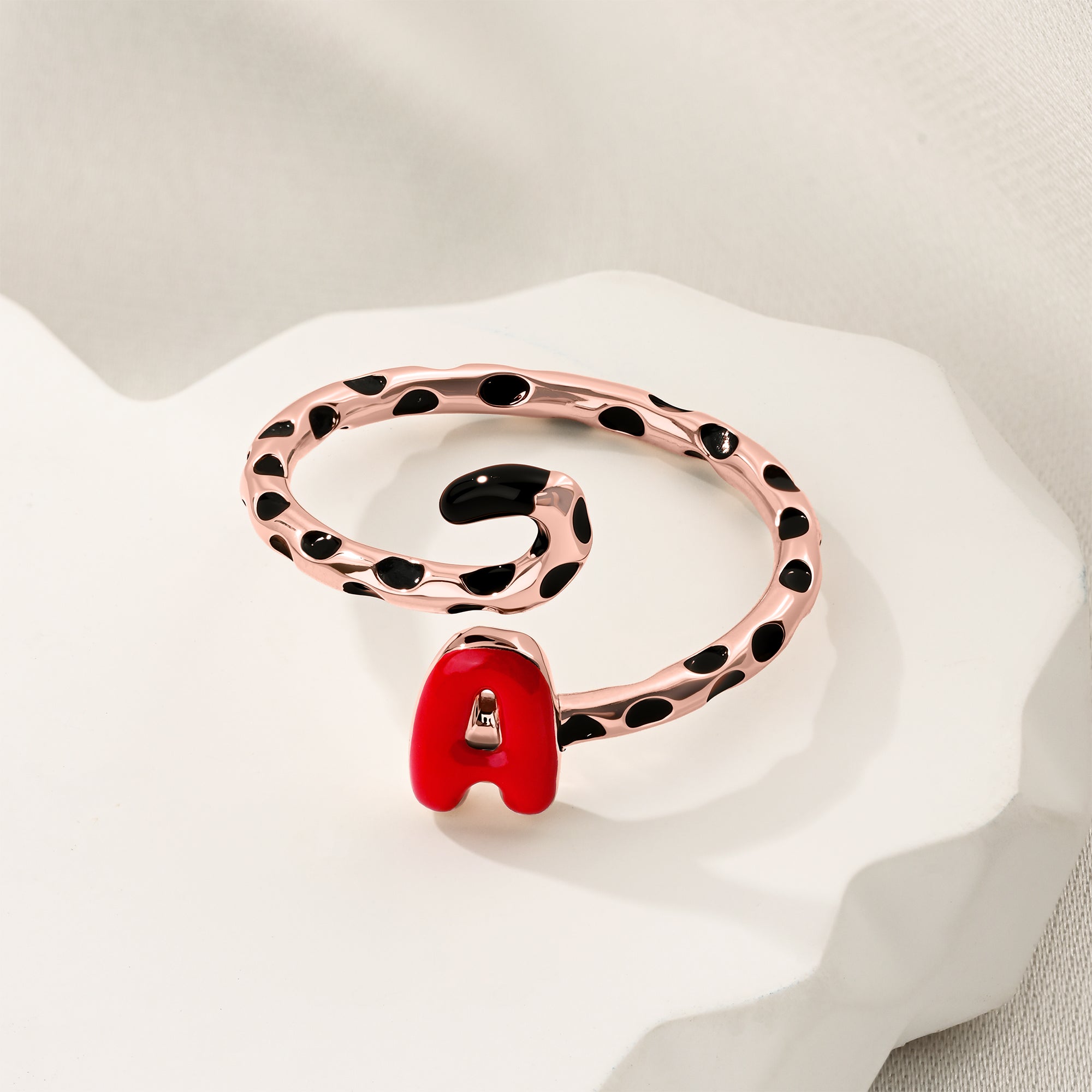 Anillo personalizado en forma de Marsupilami de cola larga con nombre Amistad Cumpleaños Regalo de Navidad para Mujeres Niñas | Callie × Marsupilami®.