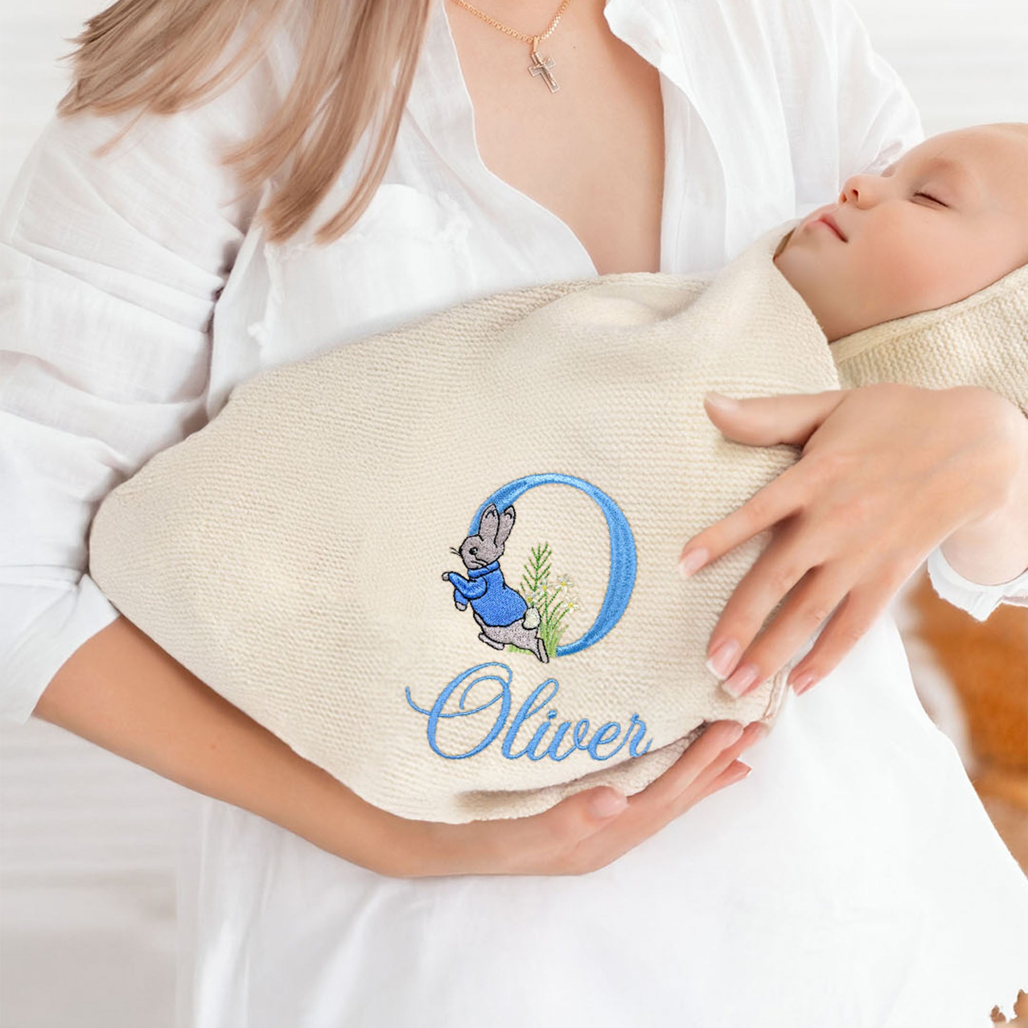 Bordado personalizado Peter Rabbit Manta de algodón suave para bebé con inicial y nombre Feliz Pascua Cumpleaños Regalo para recién nacidos Niños