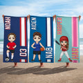 Toalla de playa de gran tamaño de secado rápido personalizada con el nombre de un personaje de dibujos animados de deportes de pelota y un monograma Fiesta en la playa Regalo de cumpleaños para los am