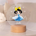 Personalizado lindo cuento de hadas princesa acrílico LED luz de la noche con base de madera decoración del hogar cumpleaños Día del niño regalo para las niñas