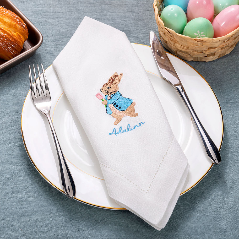 Personalizado lindo nombre bordado Peter Rabbit Servilleta de lino Pascua Decoración de la mesa Regalo de inauguración de la casa para los amigos de la familia