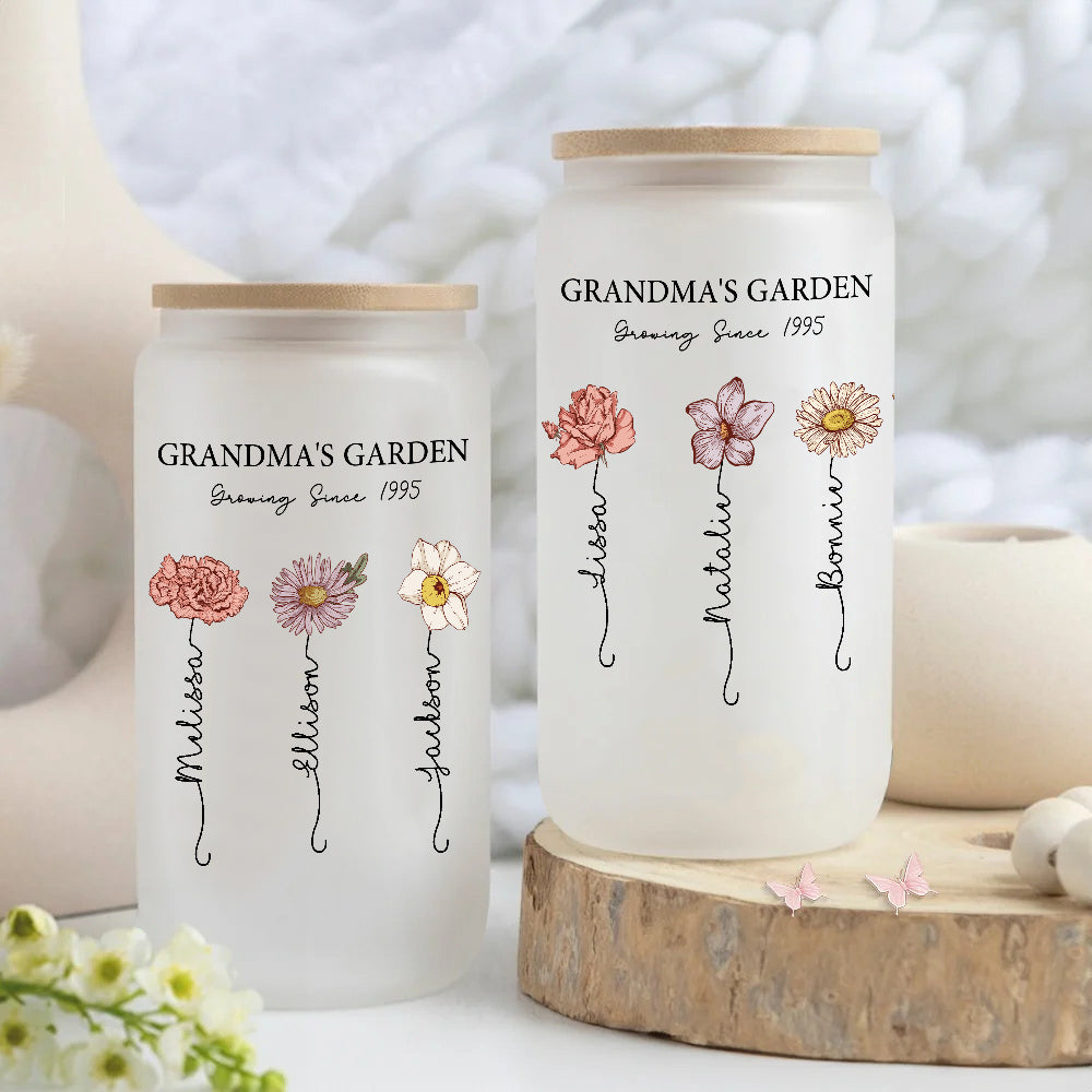 Vaso de cristal esmerilado con tapa y pajita personalizado con el nombre de la abuela 1-12 Flores de nacimiento Uso diario 20 oz Regalo diario del Día de la Madre para la abuela mamá