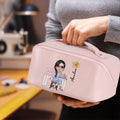 Personalizada de nacimiento de flores de dibujos animados de costura Chica PU Bolsa de maquillaje de cuero con nombre portátil de viaje Accesorios de regalo de cumpleaños para las mujeres niñas