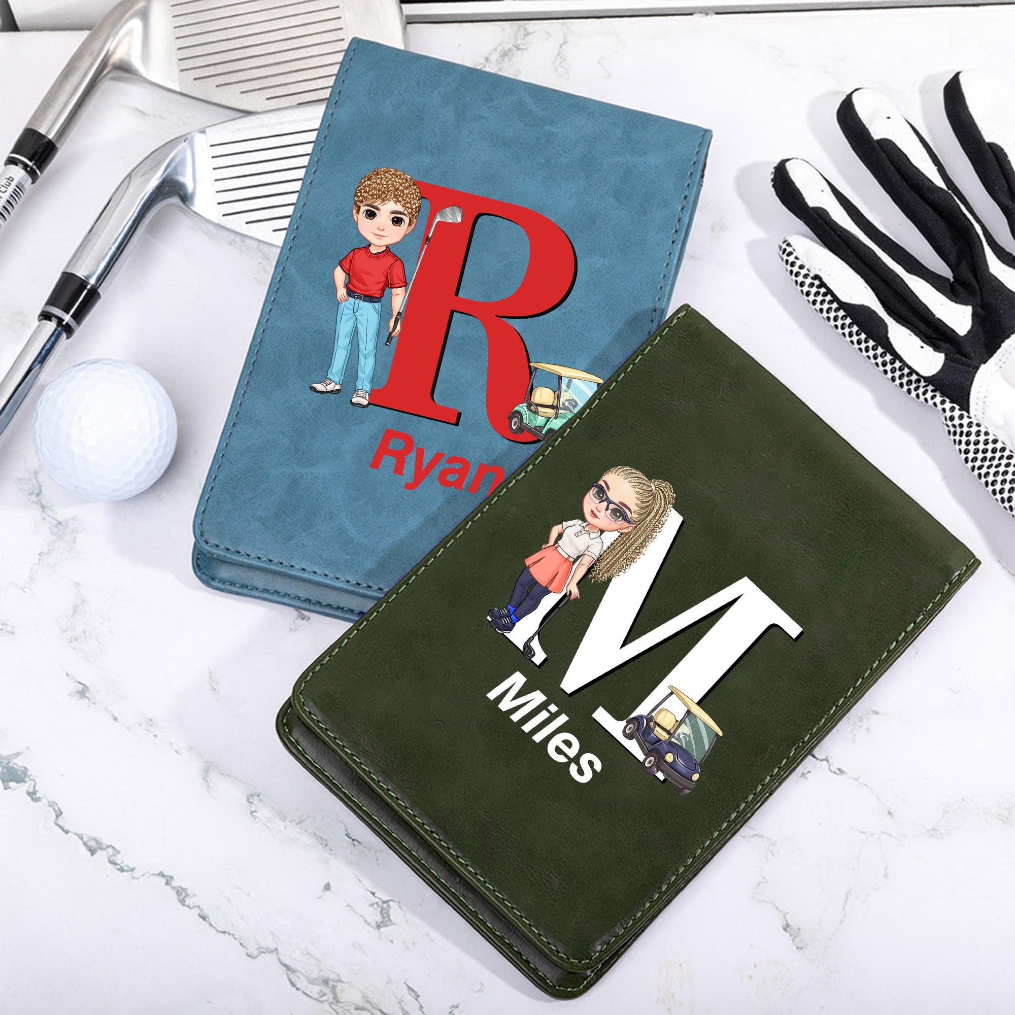Caricatura personalizada del carro de golf de cuero de PU Golf Scorecard Holder con nombre y lápiz Loop Golf Accesorios Regalo de cumpleaños para los amantes del golf