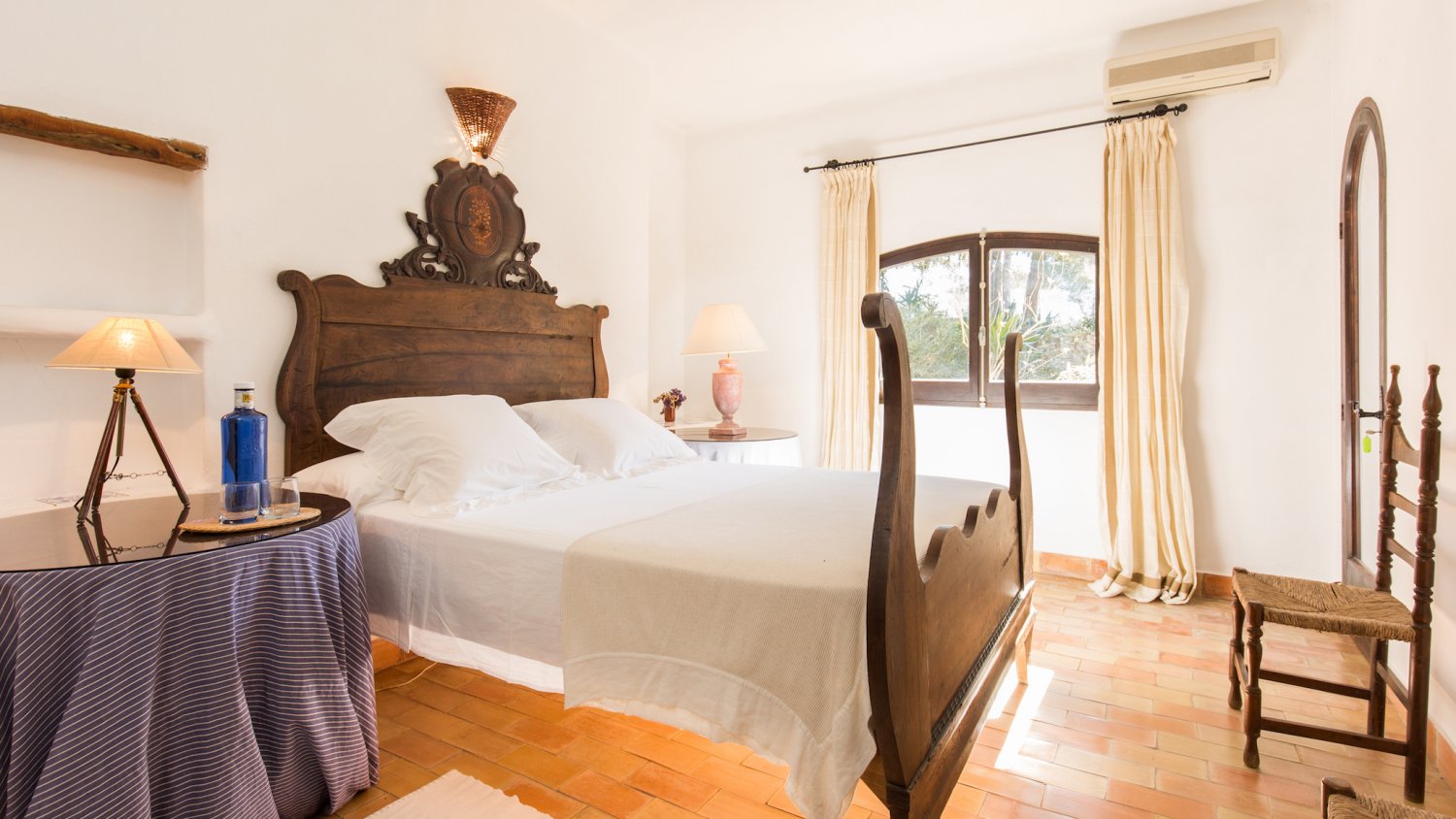 Peaceful Ibiza Villa Surrounded by Nature with a Tennis Court in Ibiza Town