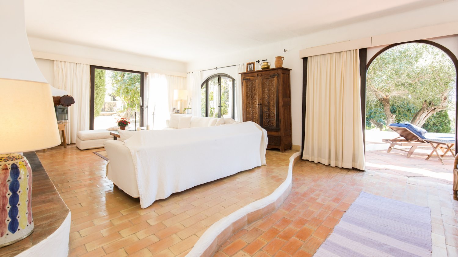 Peaceful Ibiza Villa Surrounded by Nature with a Tennis Court in Ibiza Town