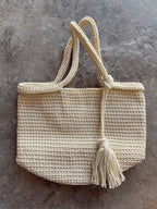 Bolso crochet color blanco base redonda L