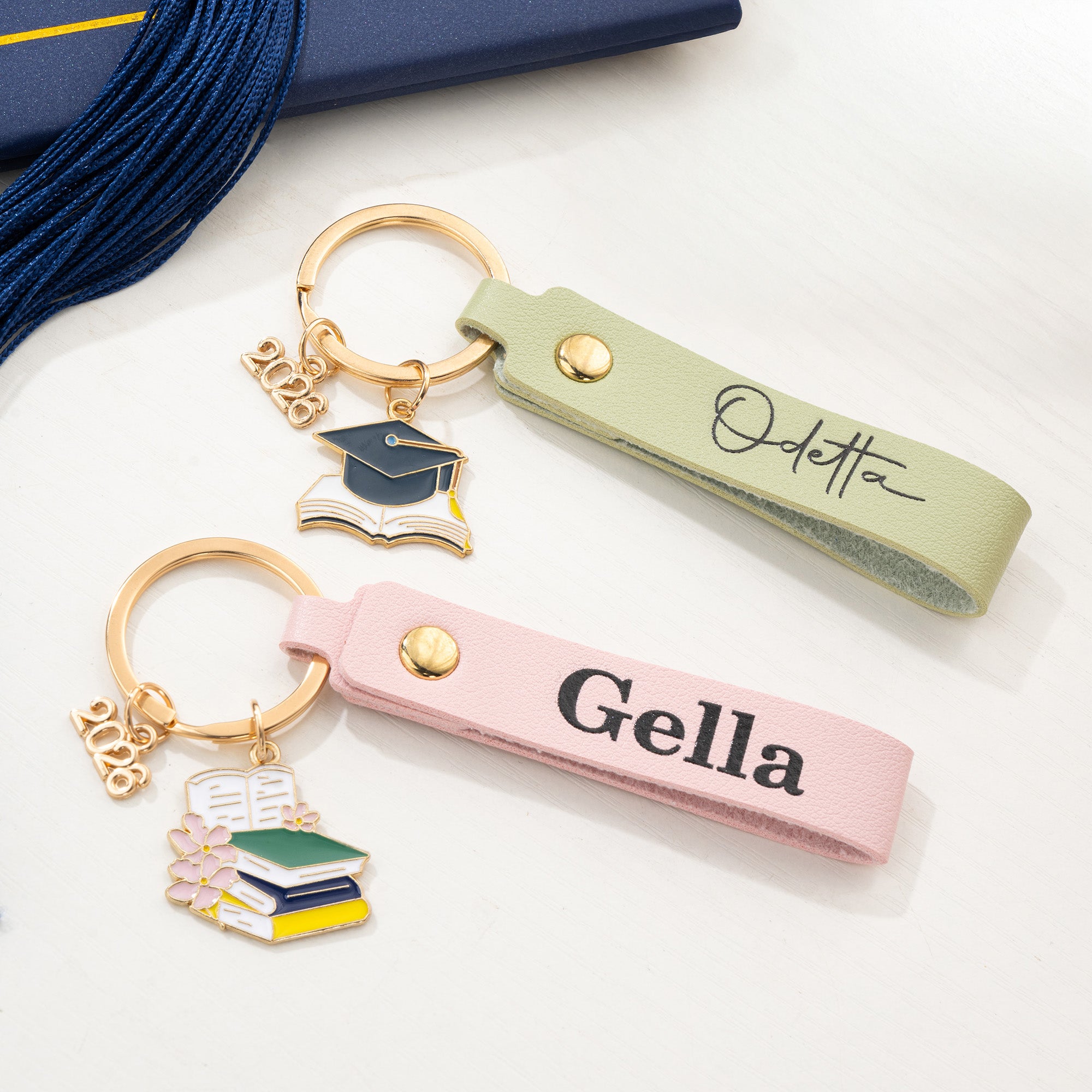 Llavero de cuero de la PU con el nombre del encanto y el regalo de la fiesta de graduación del año 2026 2027 Graduados