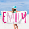Toalla de playa personalizada con nombre multicolor de gran tamaño y secado rápido Esenciales de viaje Regalo de vacaciones de verano para la familia Amigos