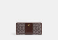 COACH® Women's Cartera Fina Básica En Jacquard De Firma en Castaño | Jacquard Tissé