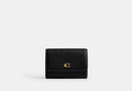 COACH® Women's Tarjetero Básico Con Solapa en Negro | Cuir