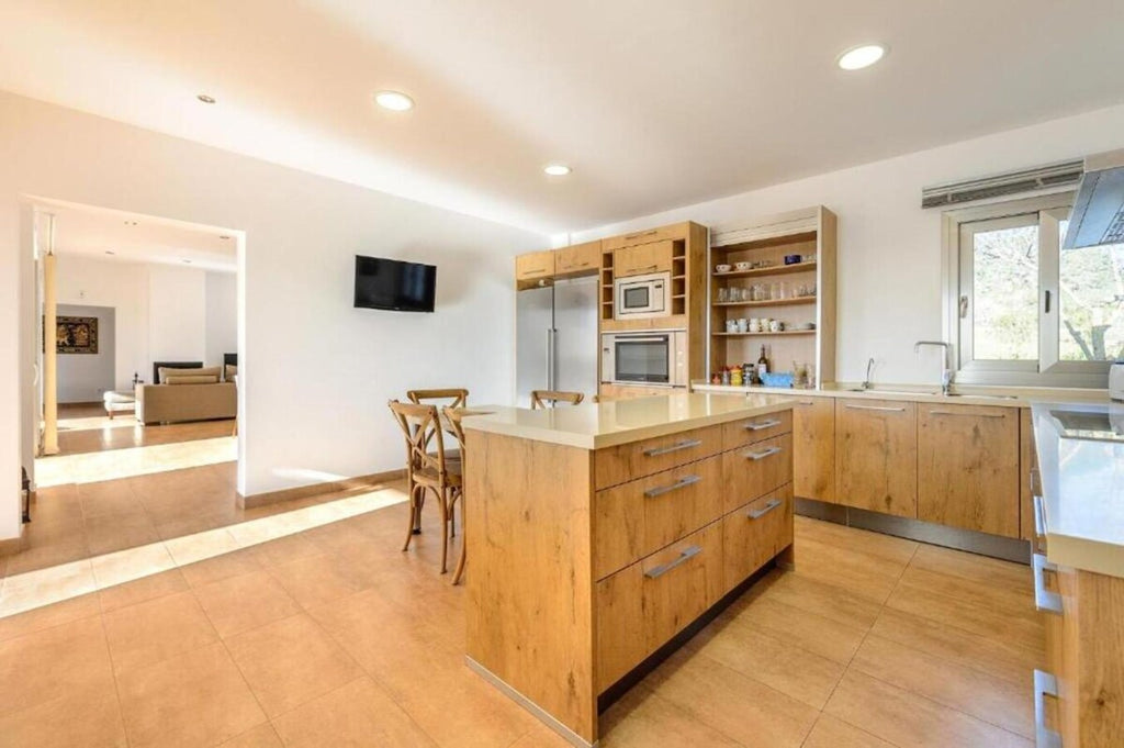 Comfy and Private Ibiza Villa in San Antonio